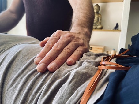 Le Reiki Usui est une technique japonaise de bien-être, naturelle et manuelle sans aucune contre-indication